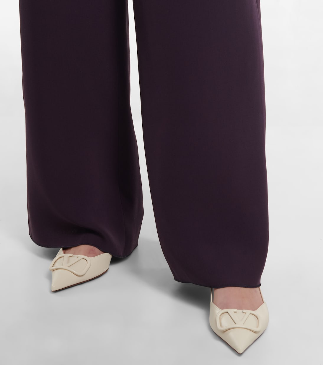 VLogo leather slingback pumps | Valentino Garavani