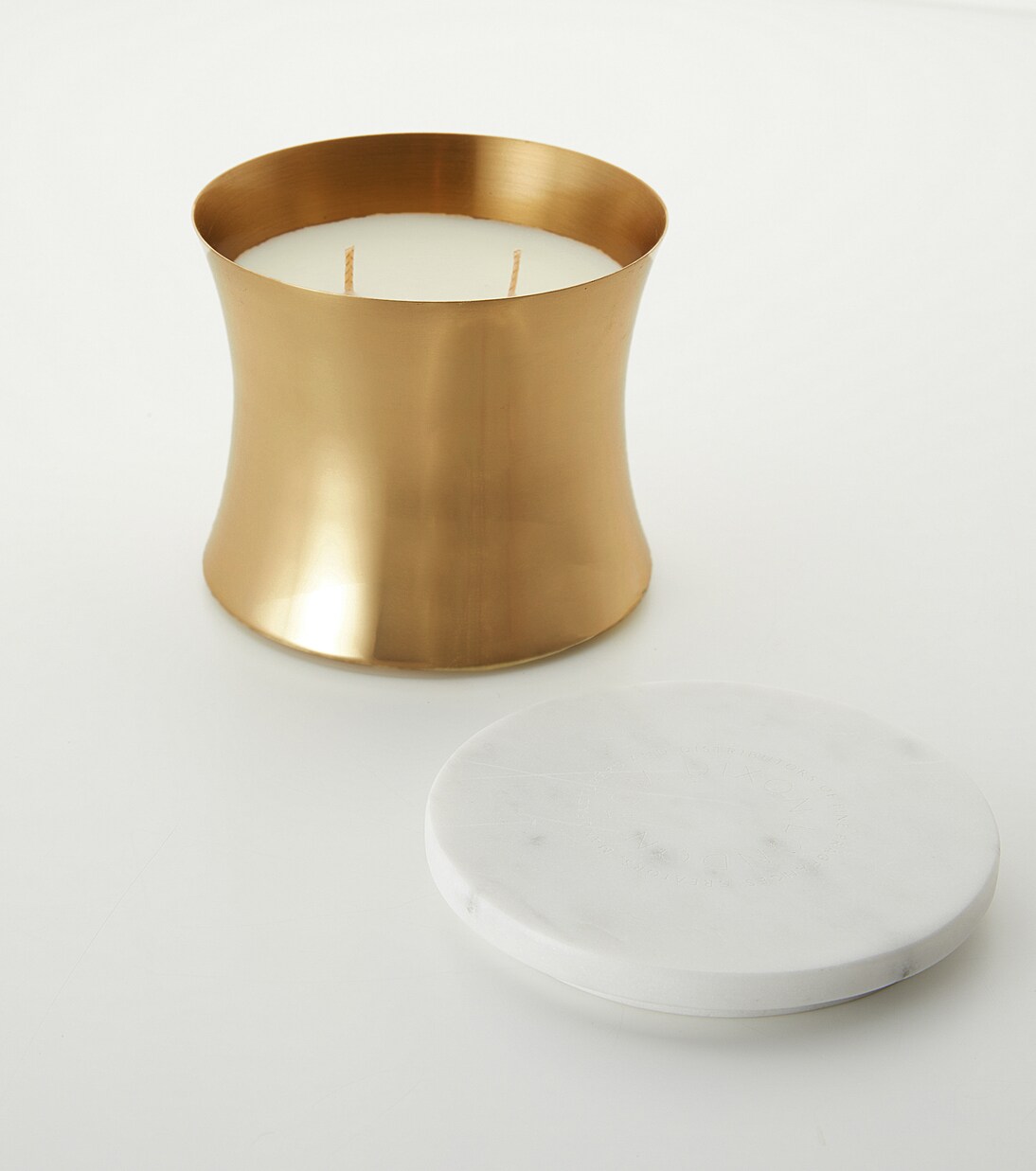 Eclectic Root Large scented candle | Tom Dixon