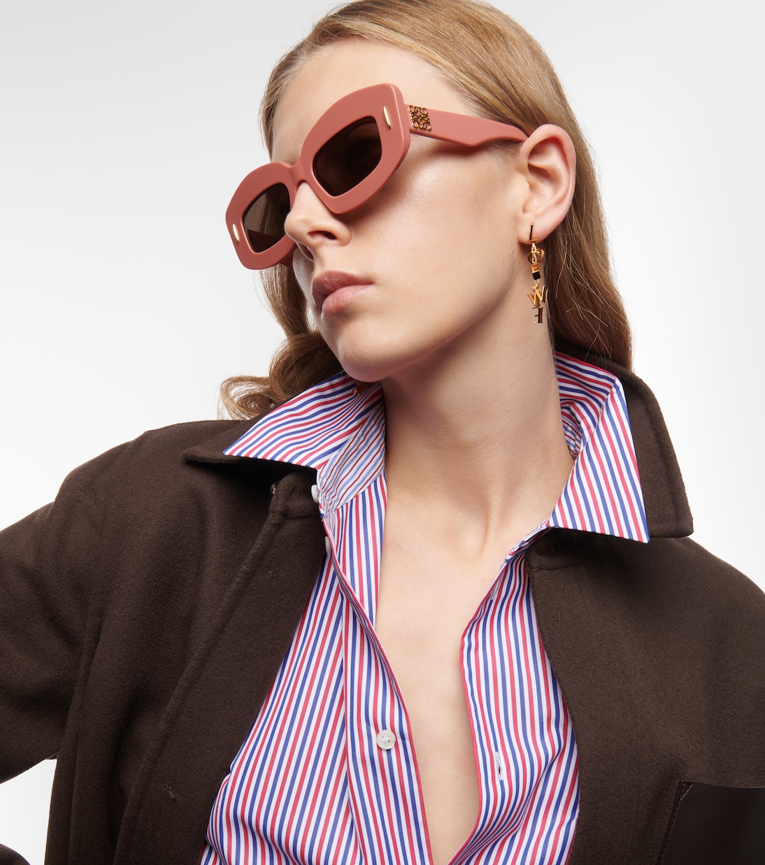 Occhiali da sole rettangolari LOEWE per uno stile giovane e audace