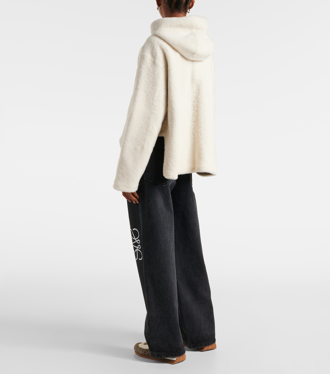 Chaqueta de Piel con Capucha Loewe para Jóvenes Estilo Urbano