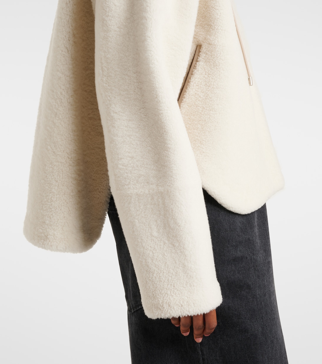 Chaqueta de Piel con Capucha Loewe para Jóvenes Estilo Urbano