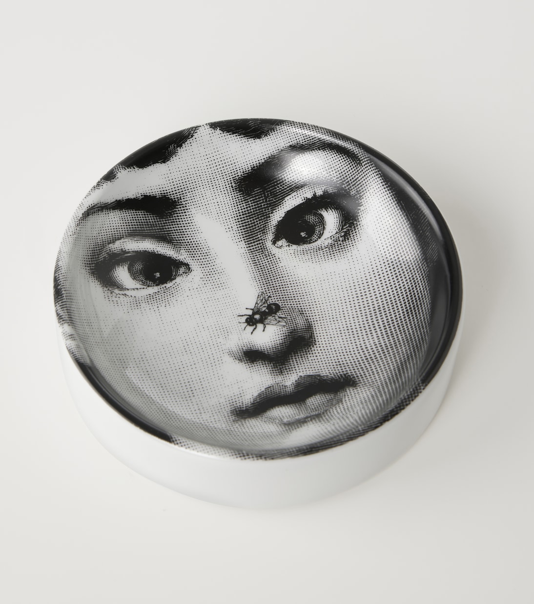 Tema E Variazioni N.363 porcelain ashtray | Fornasetti