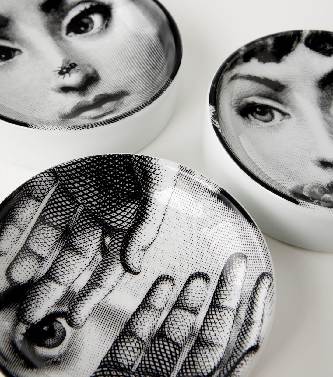 Tema E Variazioni N.363 porcelain ashtray | Fornasetti