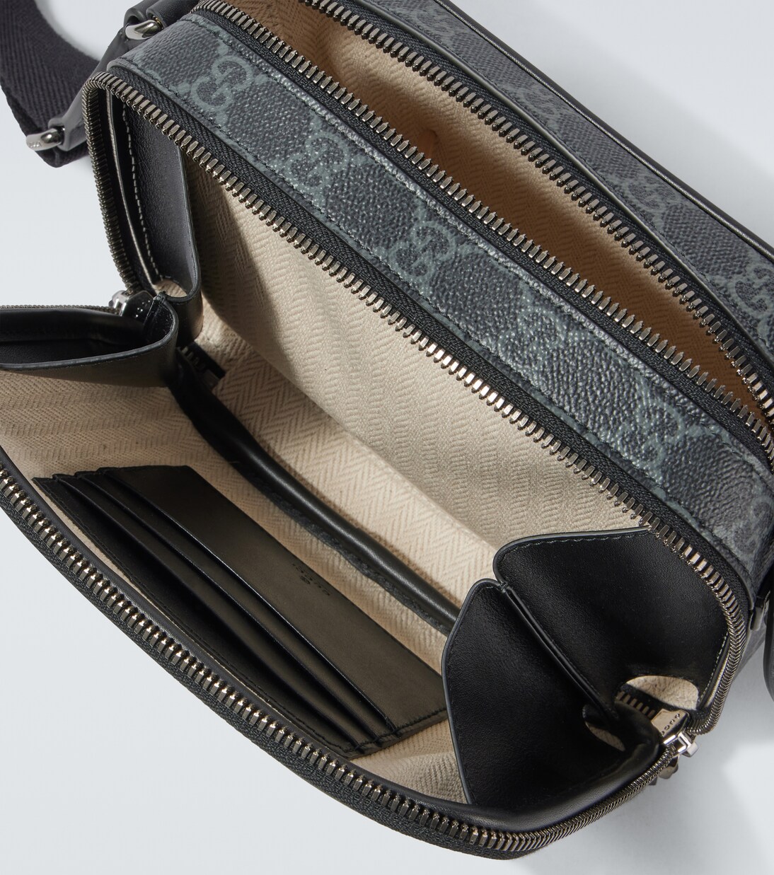 Borsa a tracolla GG Emblem Mini | Gucci