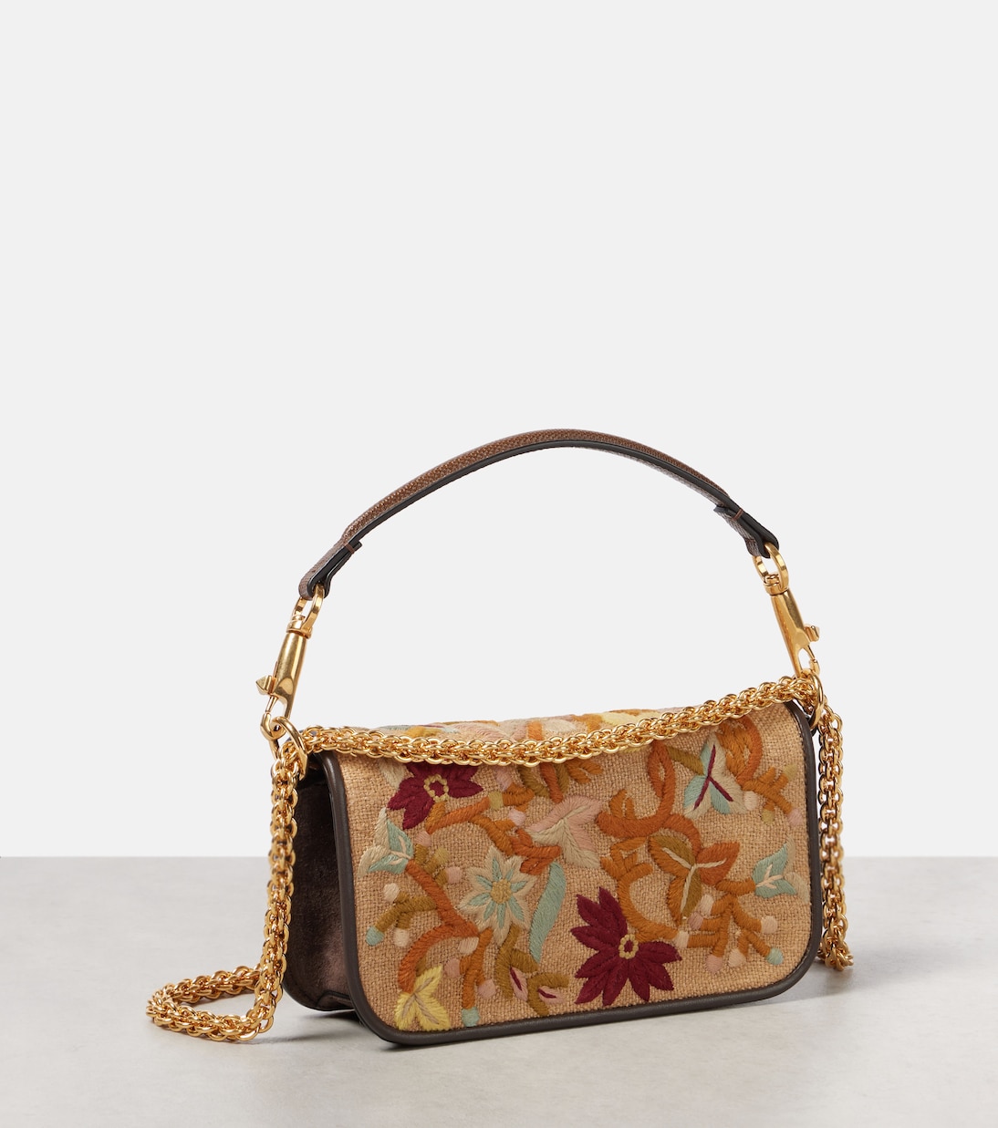 Borsa a spalla Locò Small con ricamo | Valentino Garavani