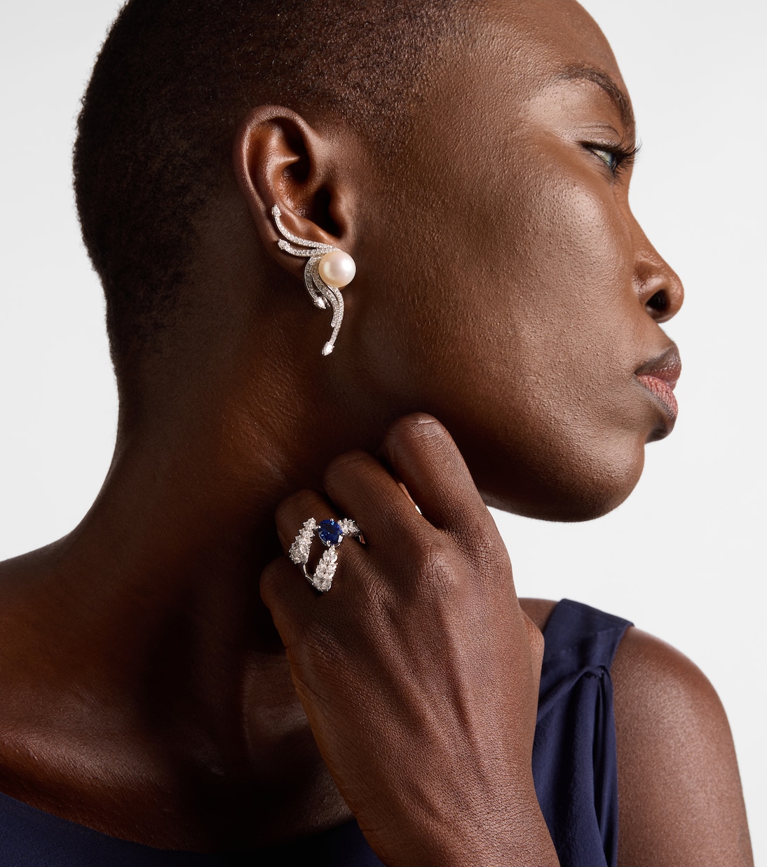 Bague en or blanc 18 ct, saphir et diamants | Yeprem