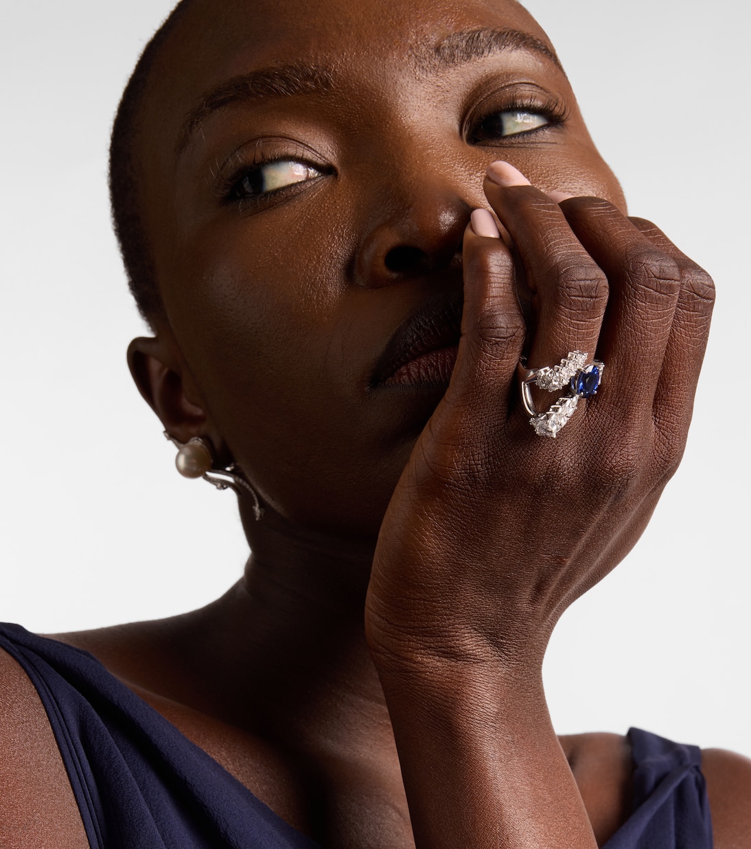 Bague en or blanc 18 ct, saphir et diamants | Yeprem