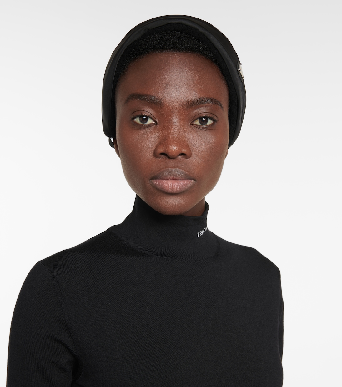 Fascia PRADA Re-Nylon per Giovani Stilosi