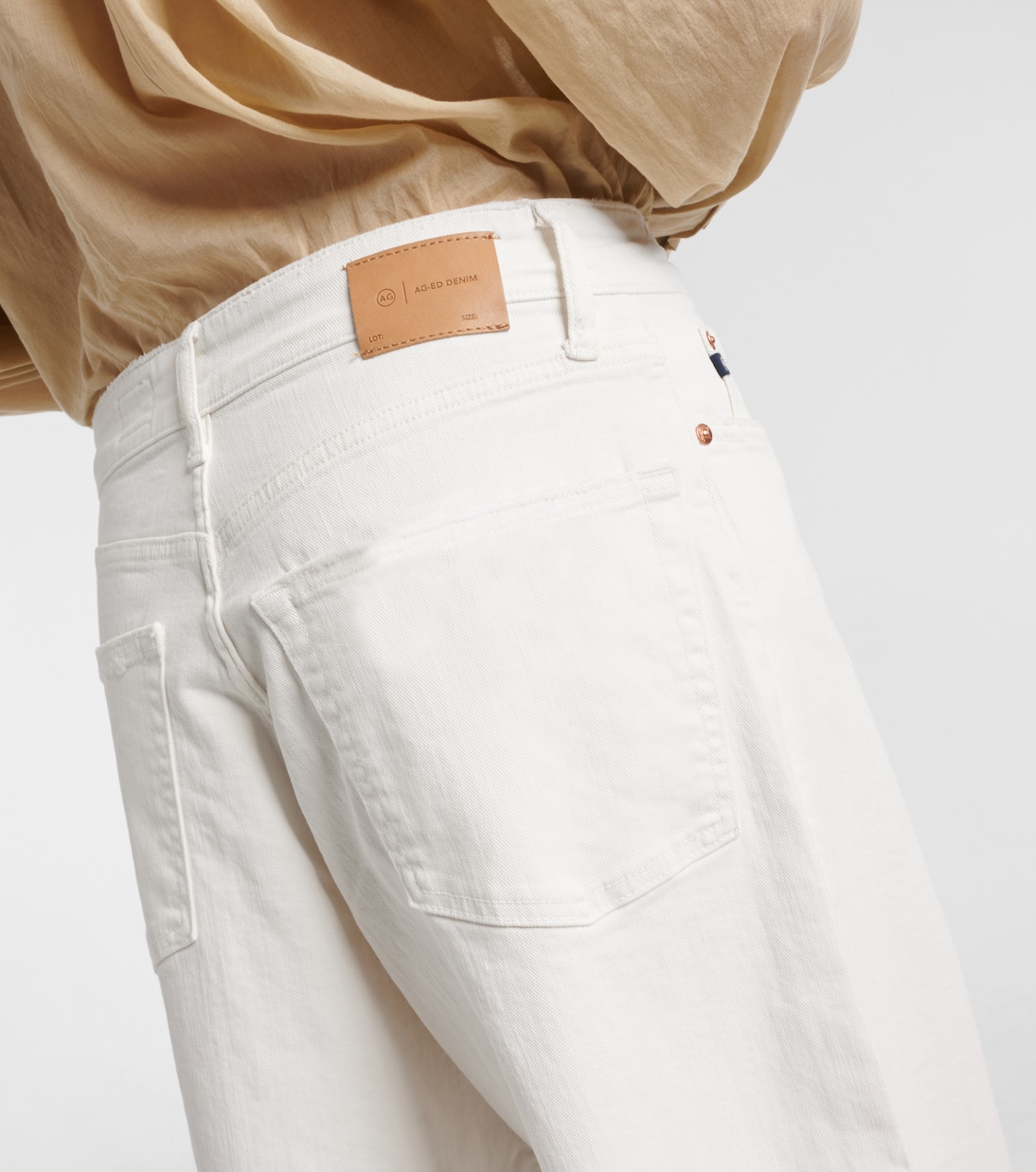 جينز بقصّة واسعة وخصر عالي Maxi Relax | AG Jeans