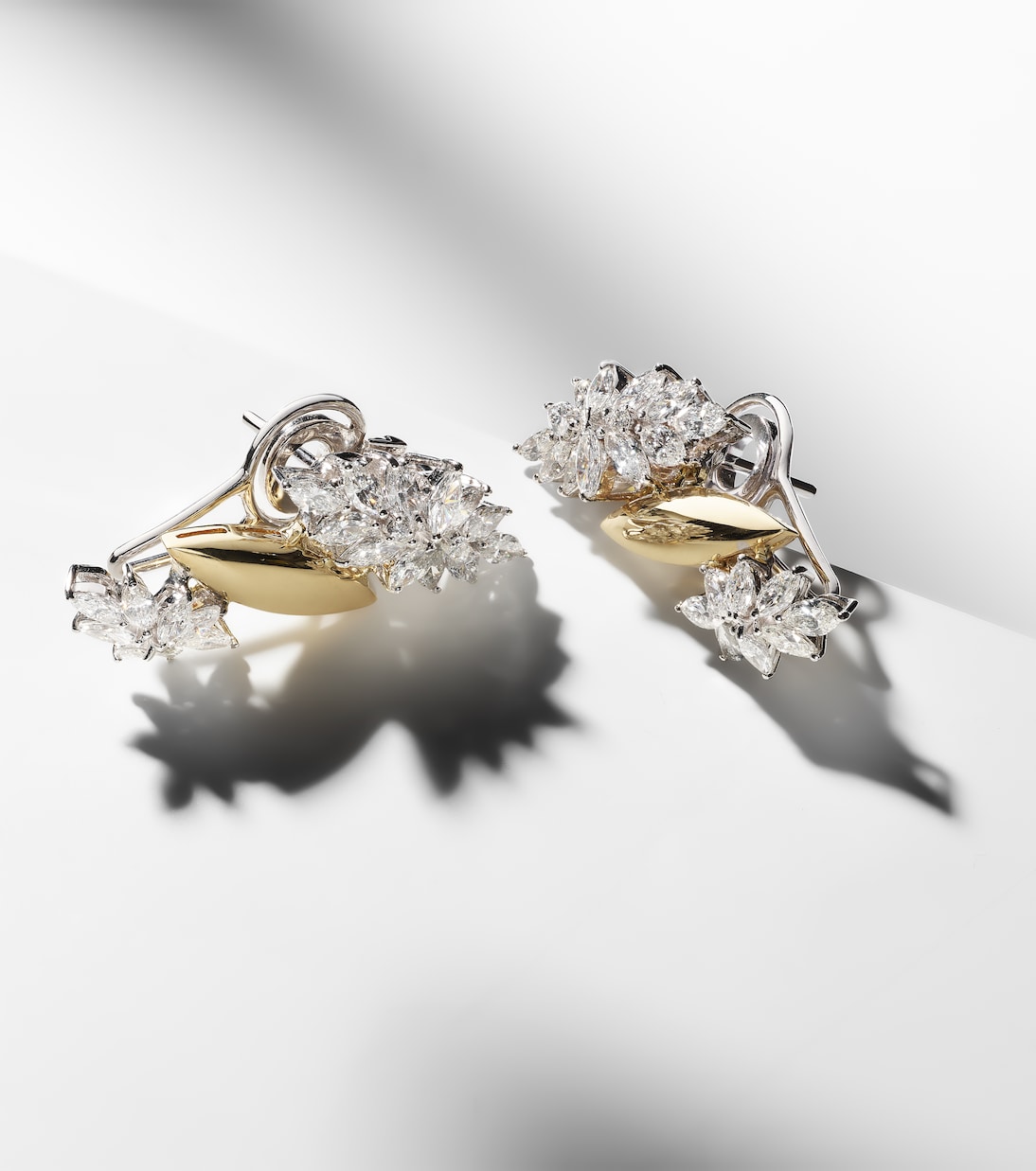 Boucles d'oreilles clip Golden Strada en or jaune et blanc 18 ct, diamants | Yeprem
