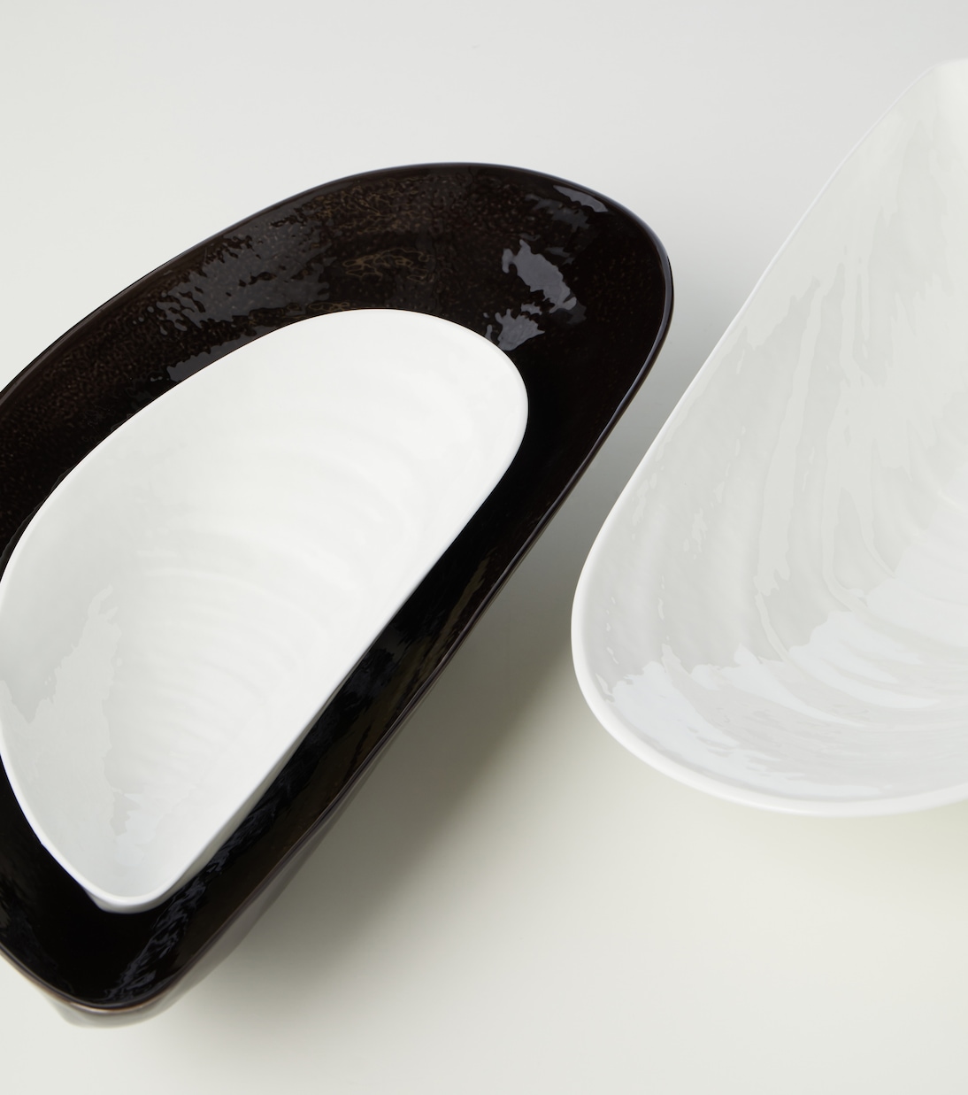 Marcel Large porcelain bowl by by Wouters & Hendrix | Serax