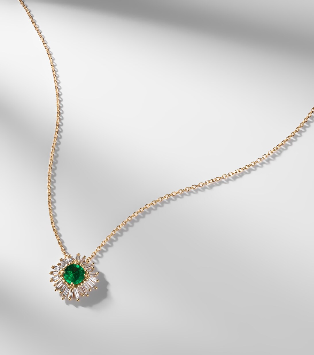 One Of A Kind 18kt gold necklace with emerald and diamonds | Suzanne Kalan