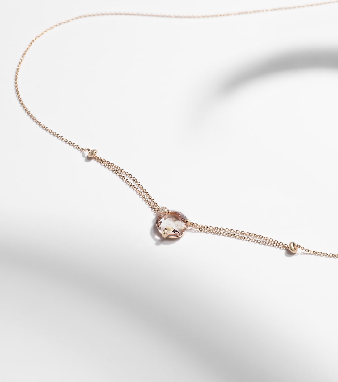 Collana in oro rosa 18kt con morganite e diamanti, design elegante per giovani