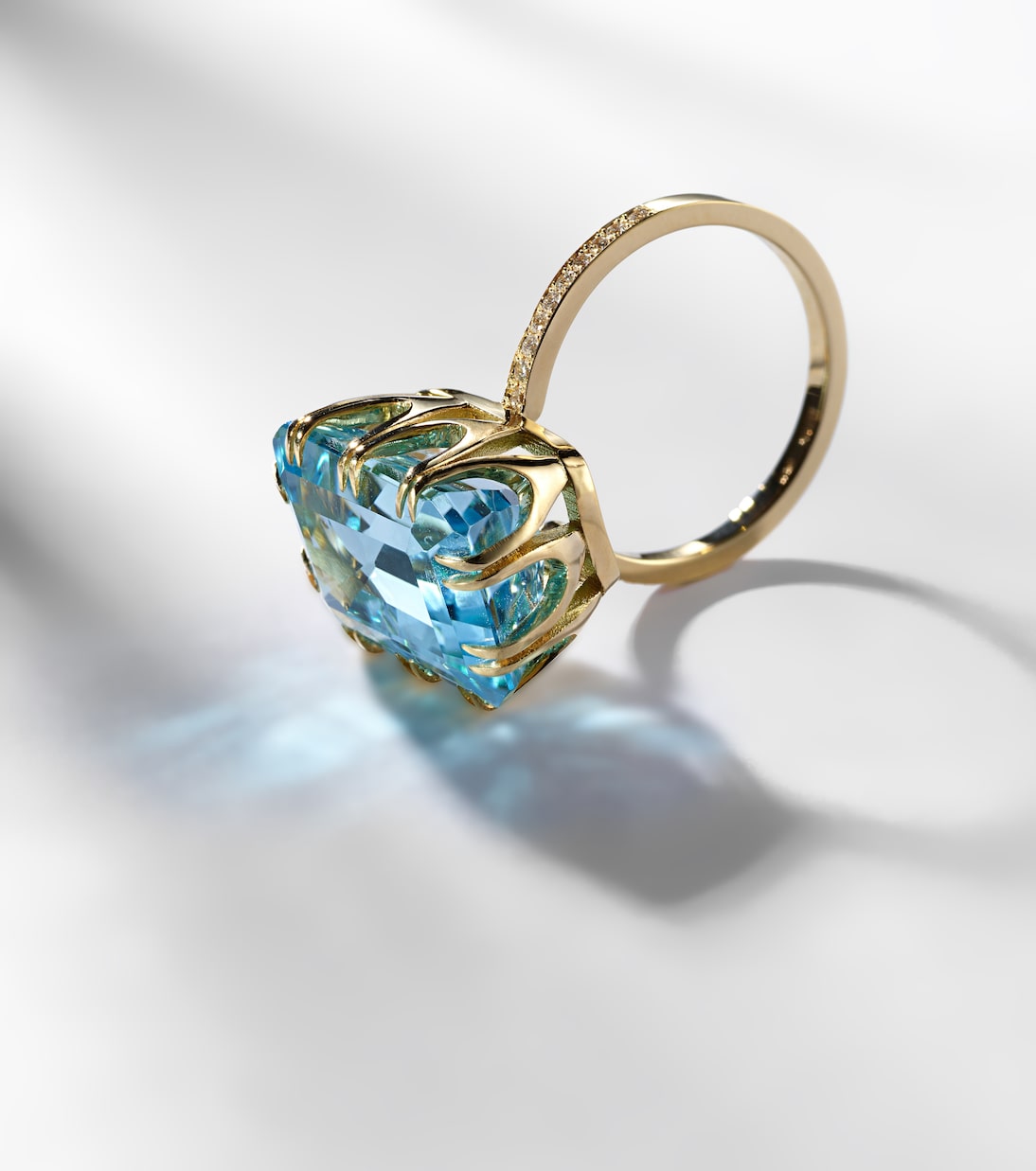Bague en or 18 ct, topaze et diamants | Ileana Makri
