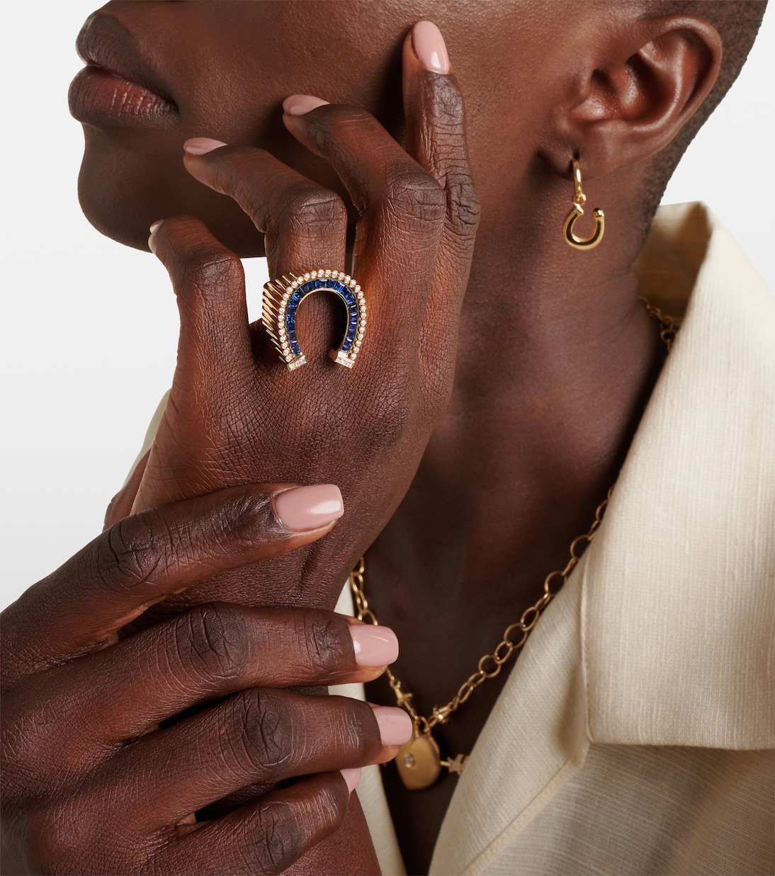 Bague Horseshoe en or 18 ct, diamants et saphirs | Marie Lichtenberg