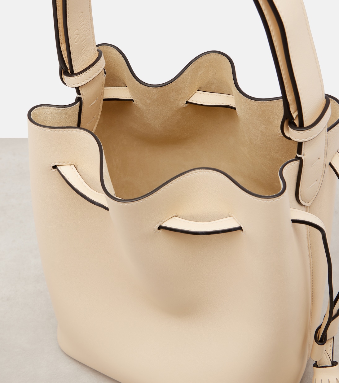 So Seau leather bucket bag | Valentino Garavani