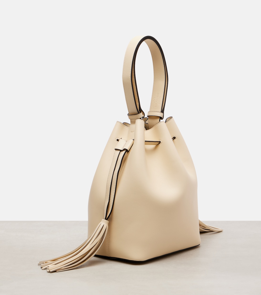 So Seau leather bucket bag | Valentino Garavani