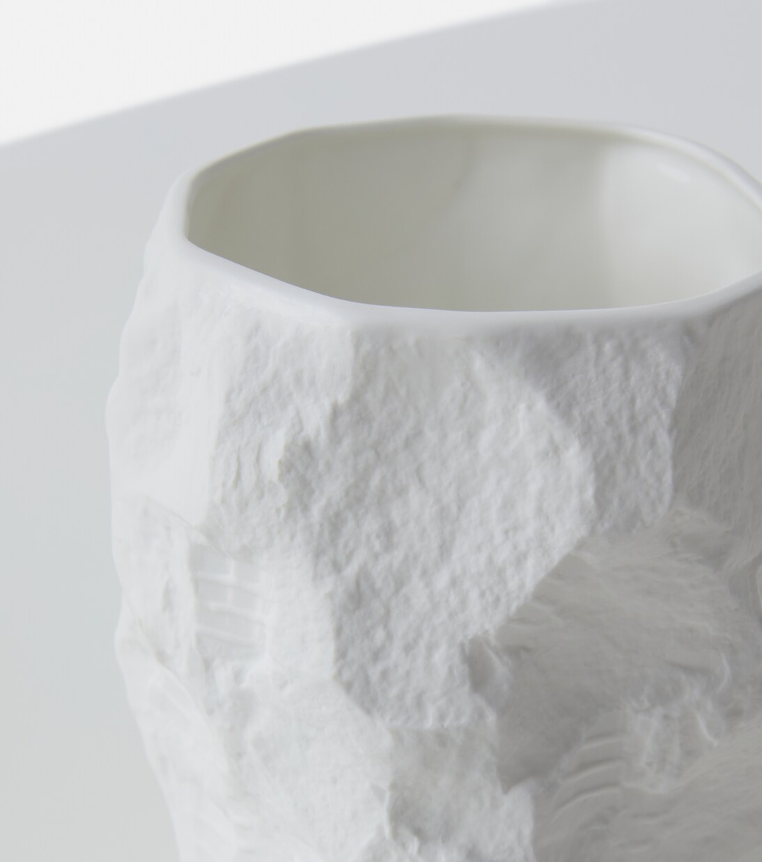 Crockery vase | 1882 Ltd