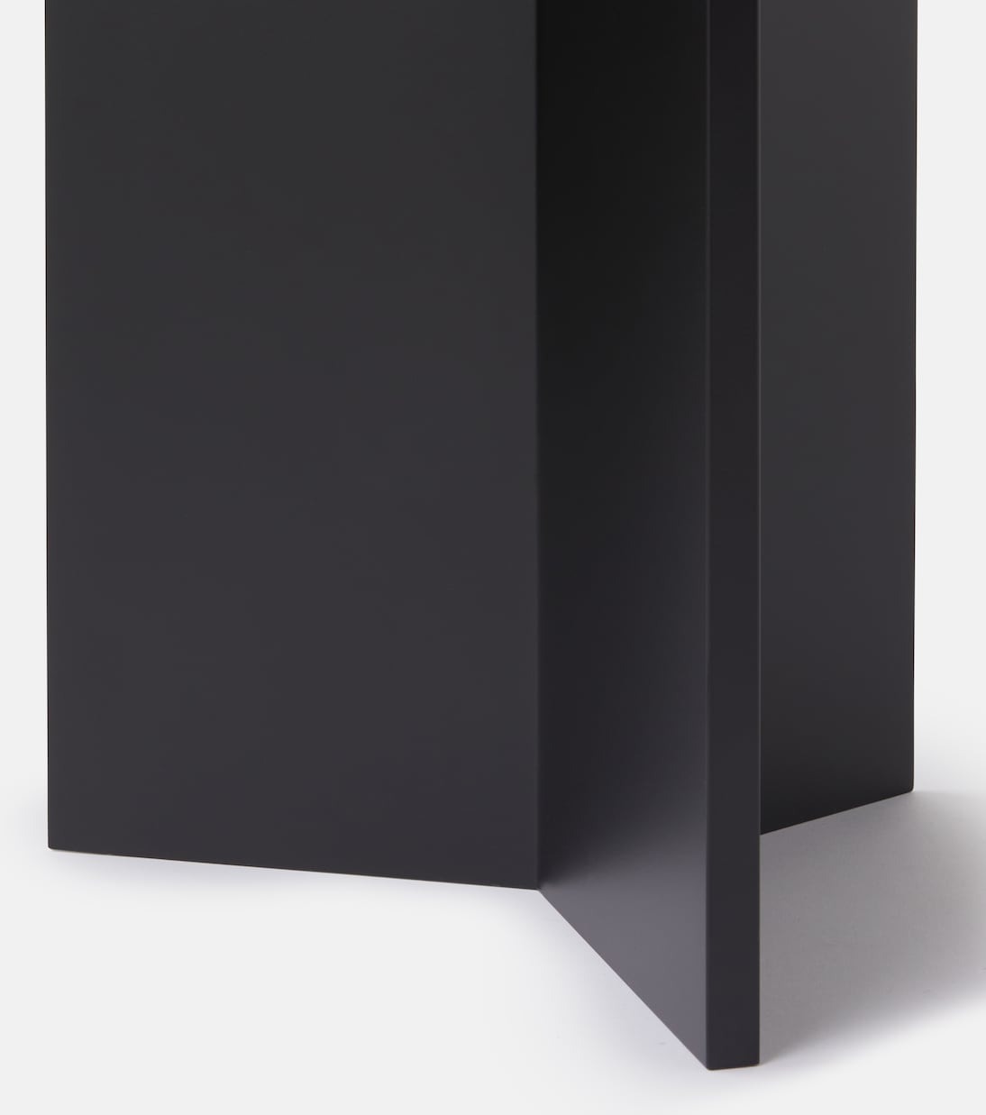 Slit High side table | Hay