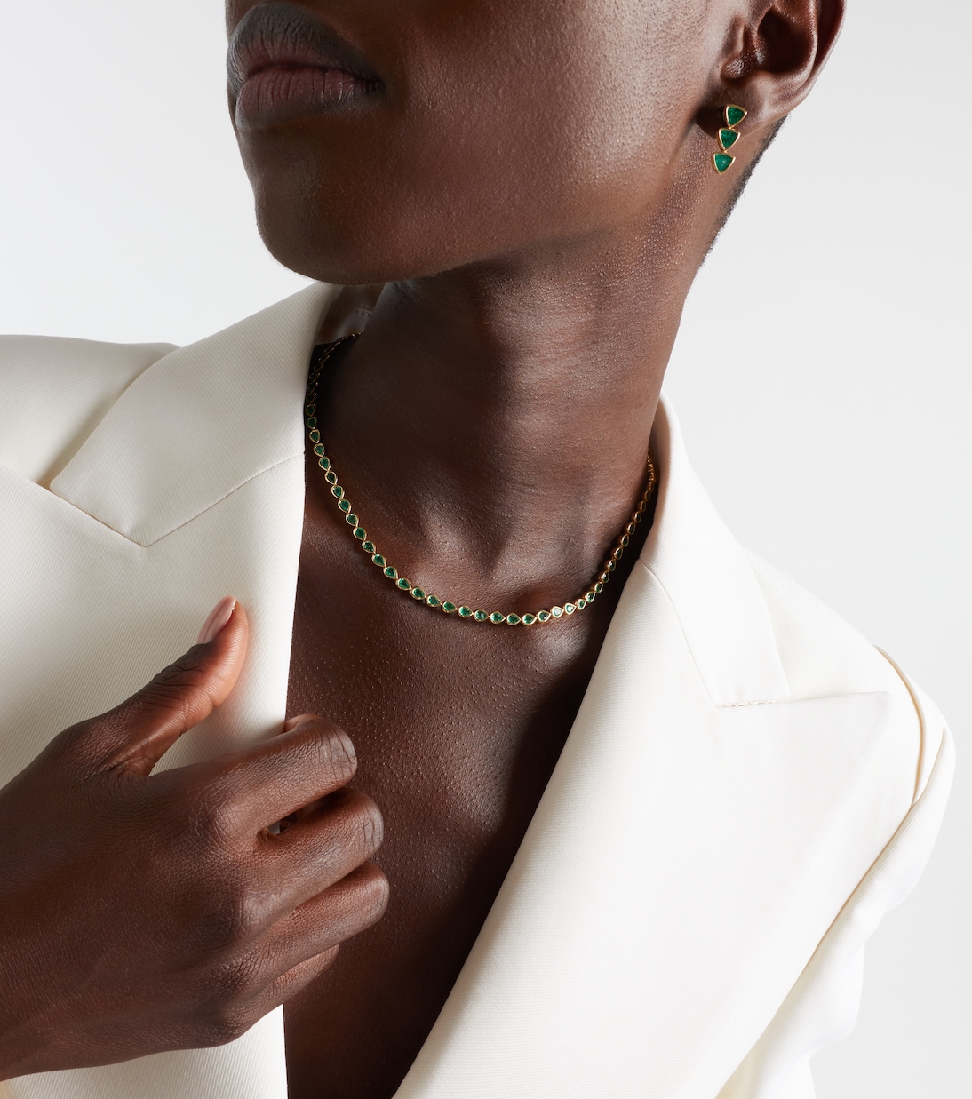 18kt gold choker with emeralds | Anita Ko