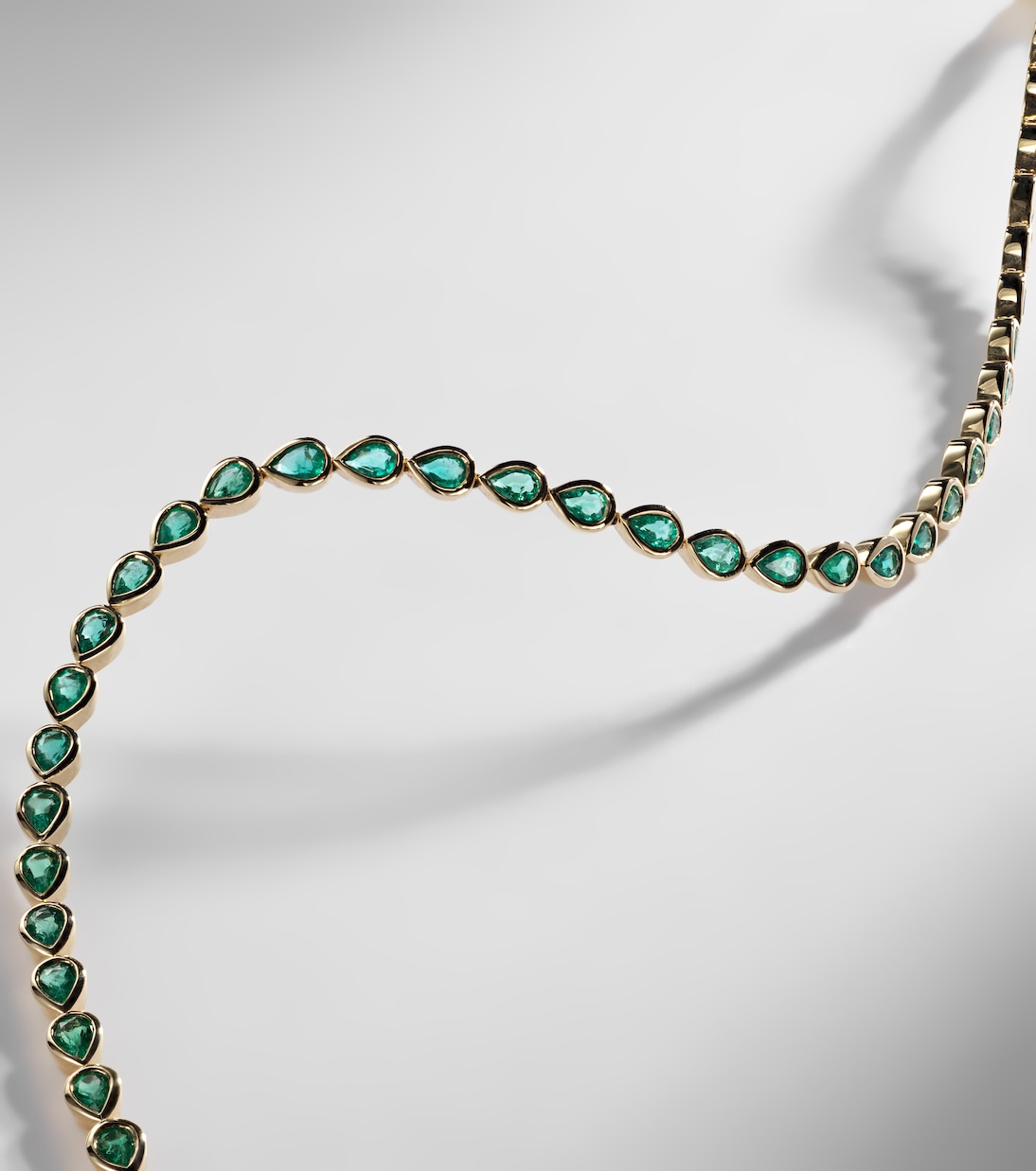 18kt gold choker with emeralds | Anita Ko