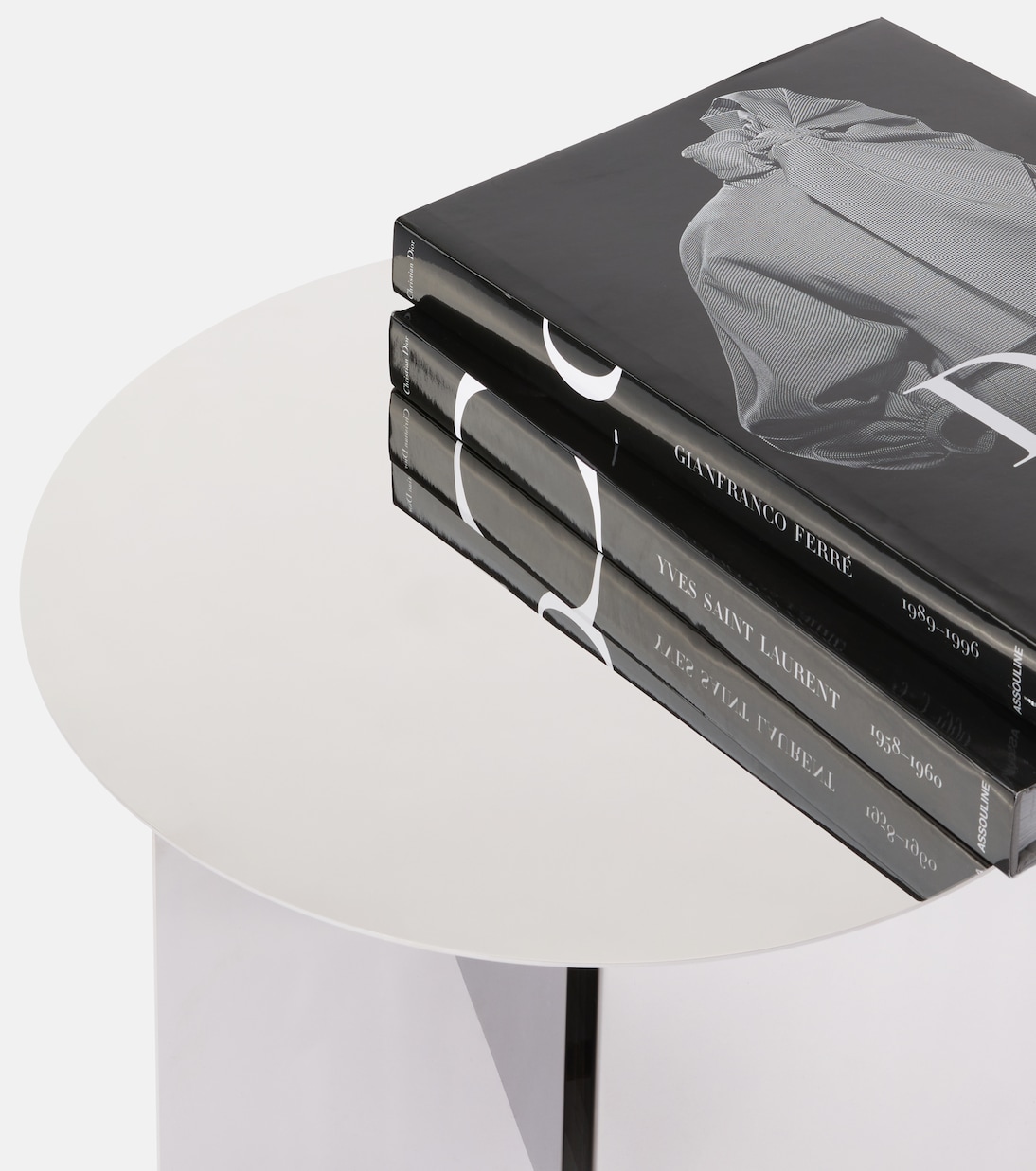 Slit Small side table | Hay