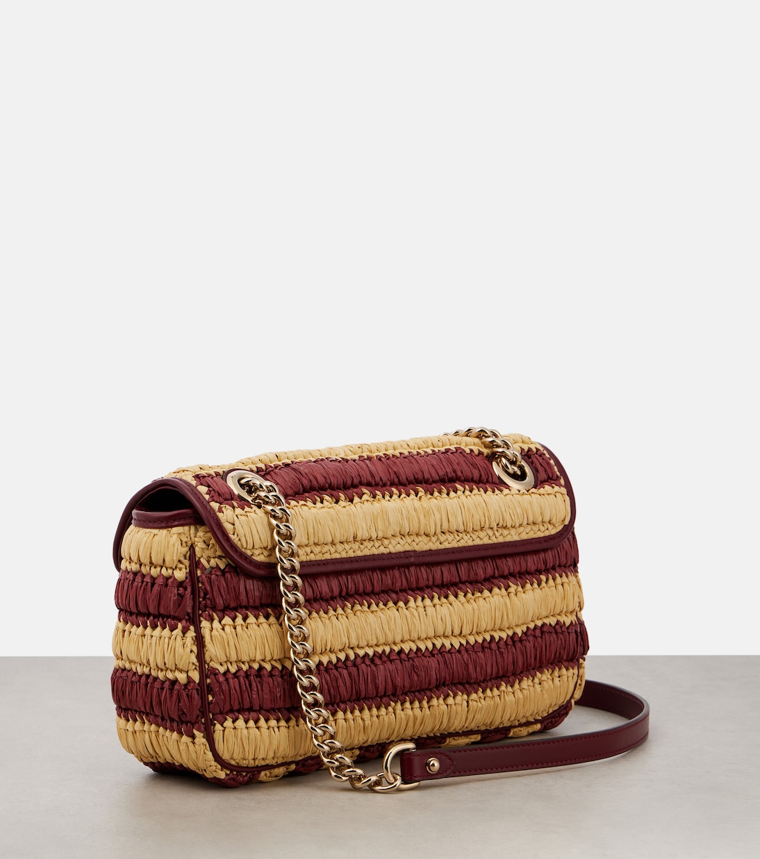 GG Marmont Medium woven shoulder bag | Gucci