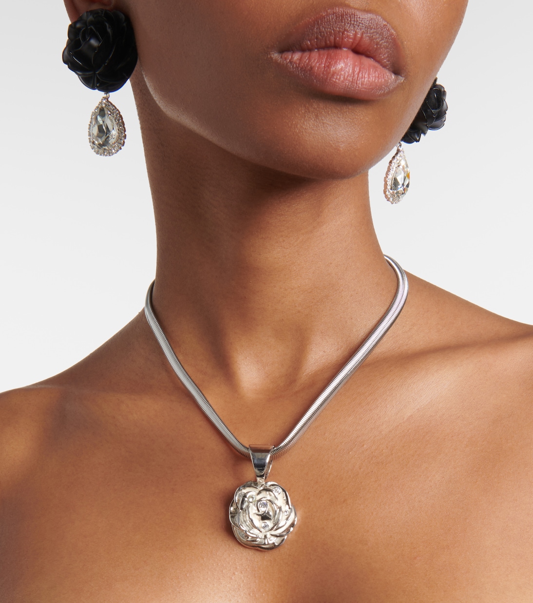 Collana con pendente e cristalli | Magda Butrym