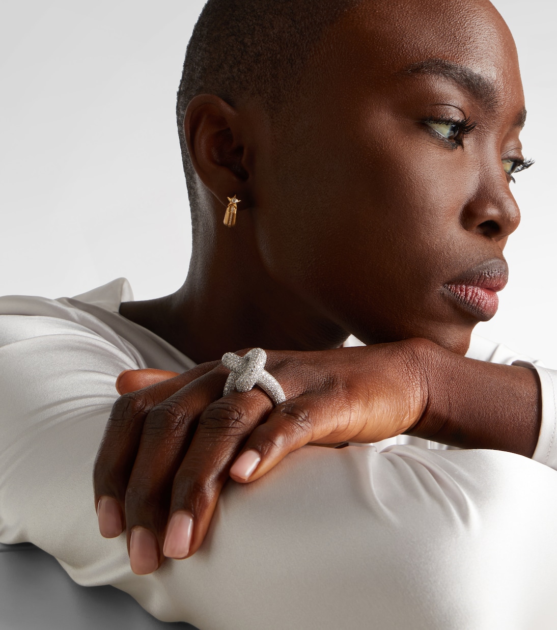 Legacy Knot Big 18kt white gold ring with diamonds | Engelbert