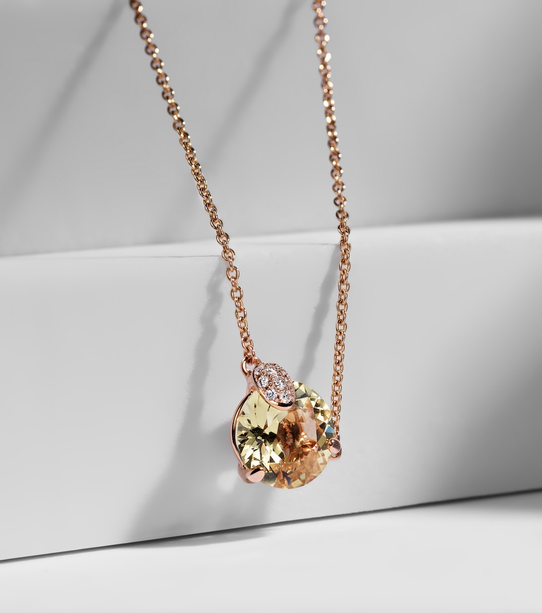 Collana Peekaboo in oro rosa 18kt con berilio e diamanti  | Bucherer Fine Jewellery