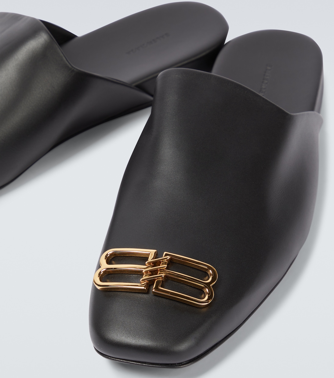 Slippers Cosy BB aus Leder | Balenciaga