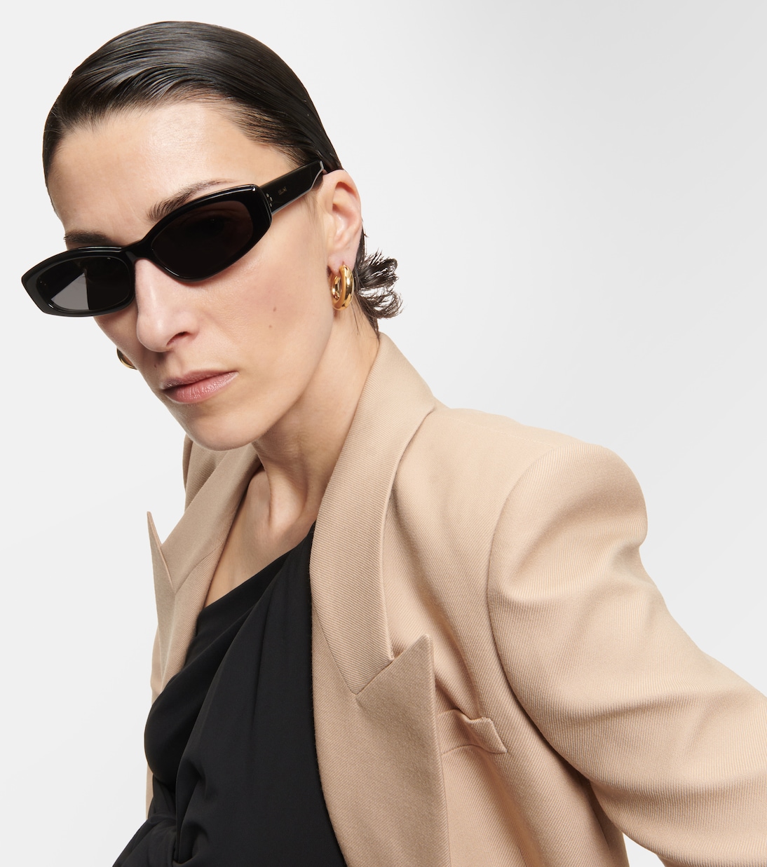 Occhiali da sole CELINE: stile rettangolare per un look giovane e trendy