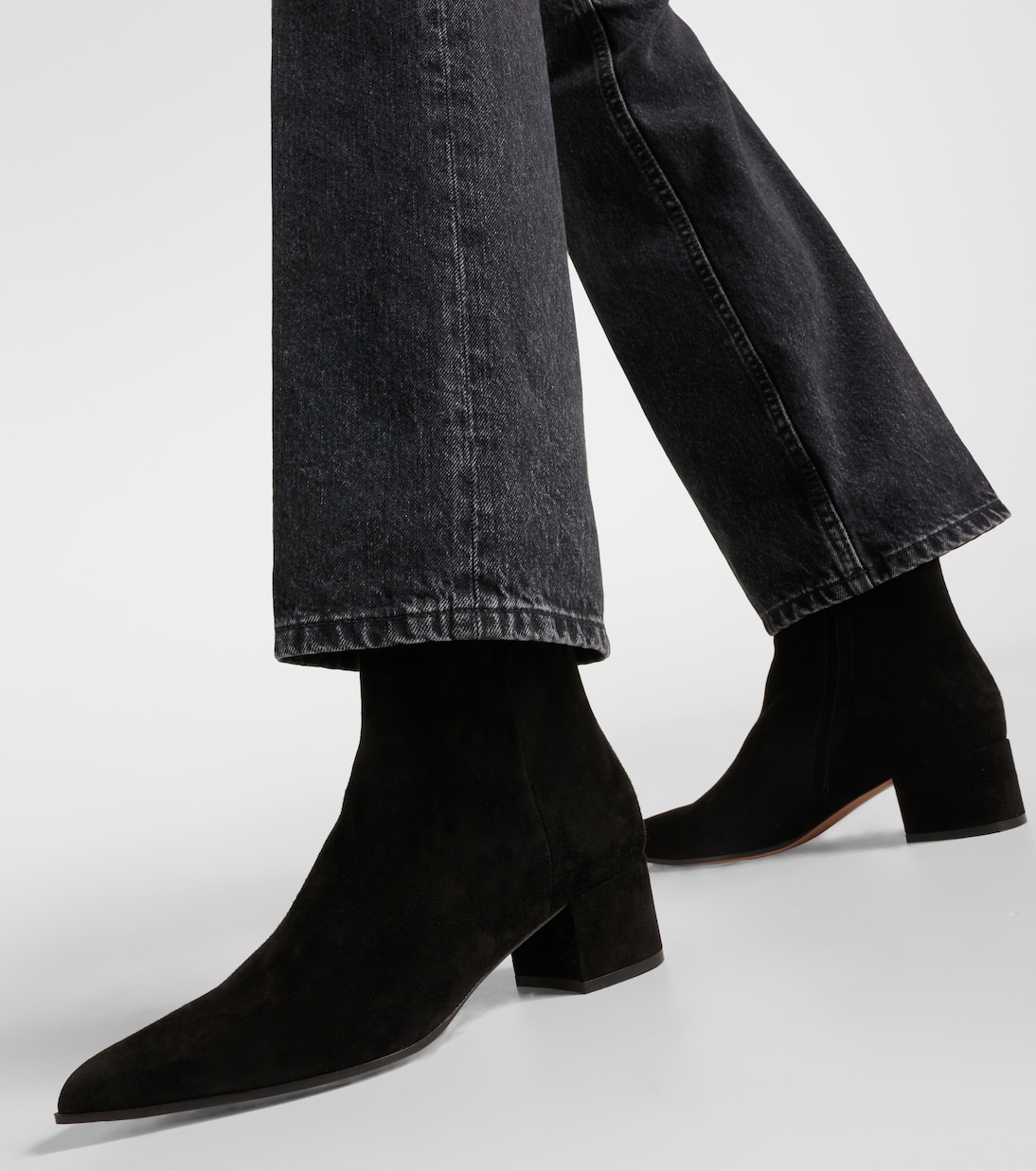 Stivaletti Lyell 45 in suede | Gianvito Rossi