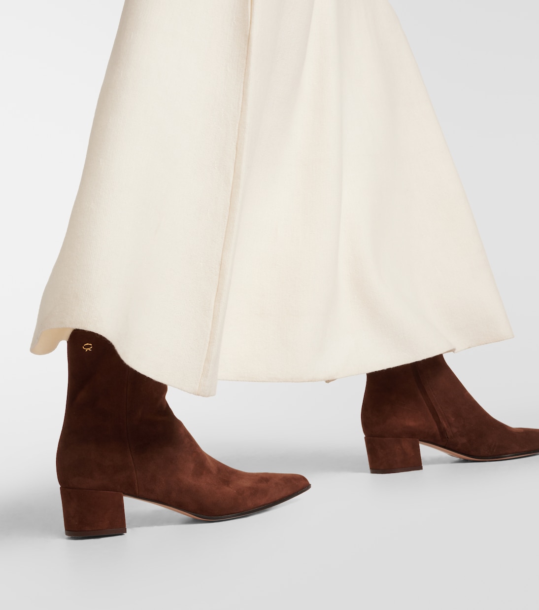 Stivaletti Lyell 45 in suede | Gianvito Rossi