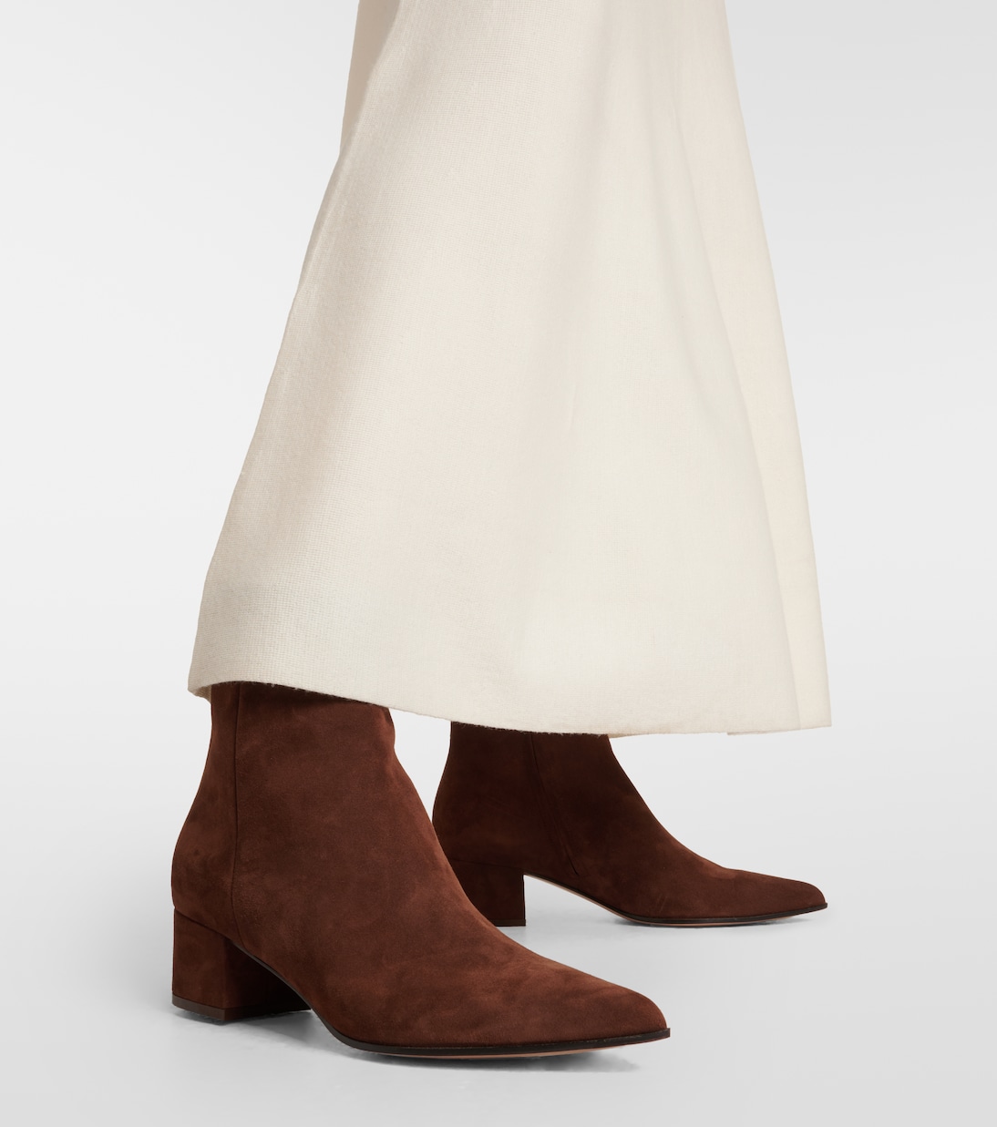 Stivaletti Lyell 45 in suede | Gianvito Rossi