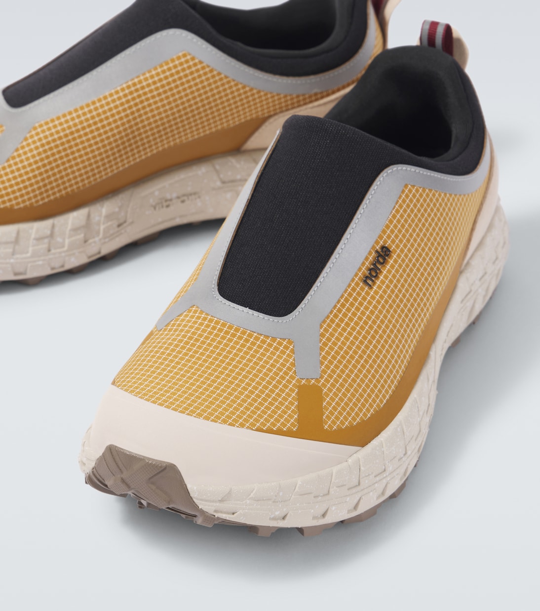 Slip-Ons 003 | Norda