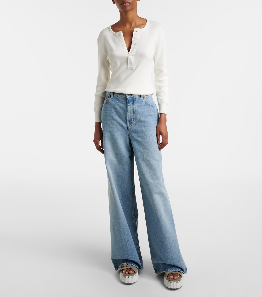 Sandali in suede con plateau firmati CHLOÉ per giovani trendsetter