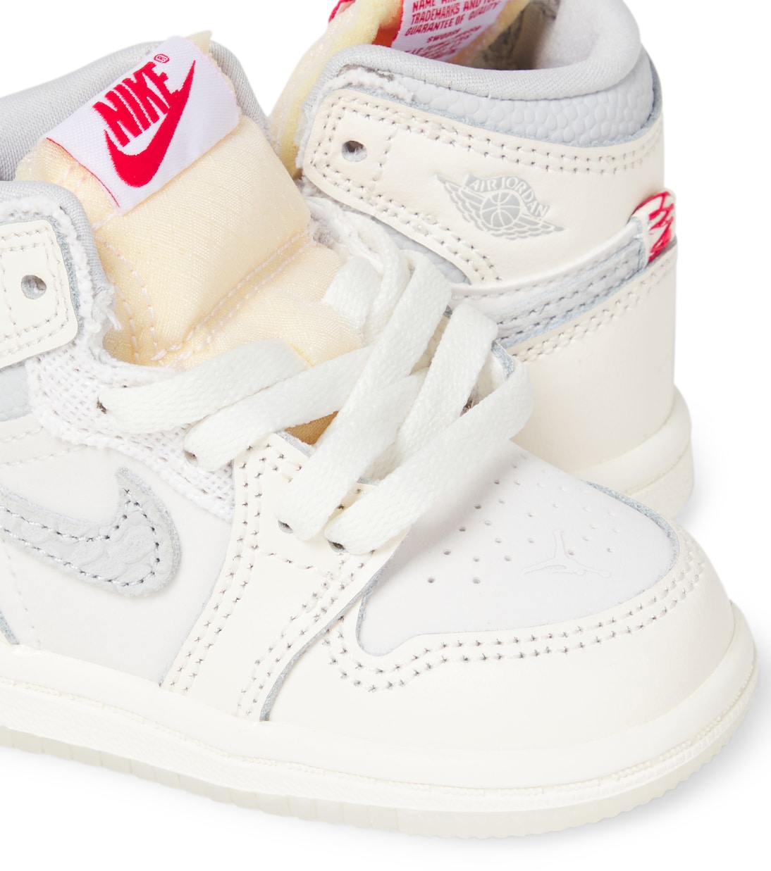 Baby Air Jordan 1 Retro High OG sneakers | Nike Kids