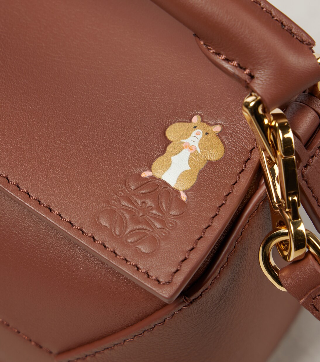 x Suna Fujita Puzzle Edge Hamster Mini crossbody bag in brown - Loewe |  Mytheresa