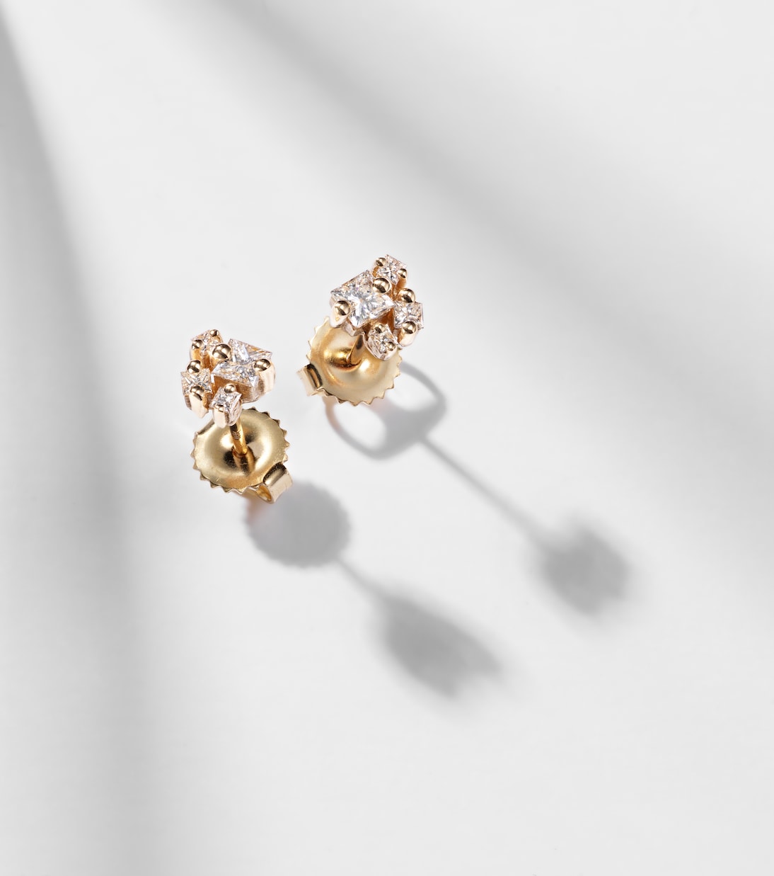 18kt gold earrings with diamonds | Suzanne Kalan