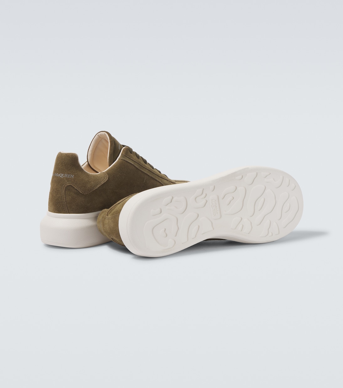 Baskets oversize en daim | McQueen