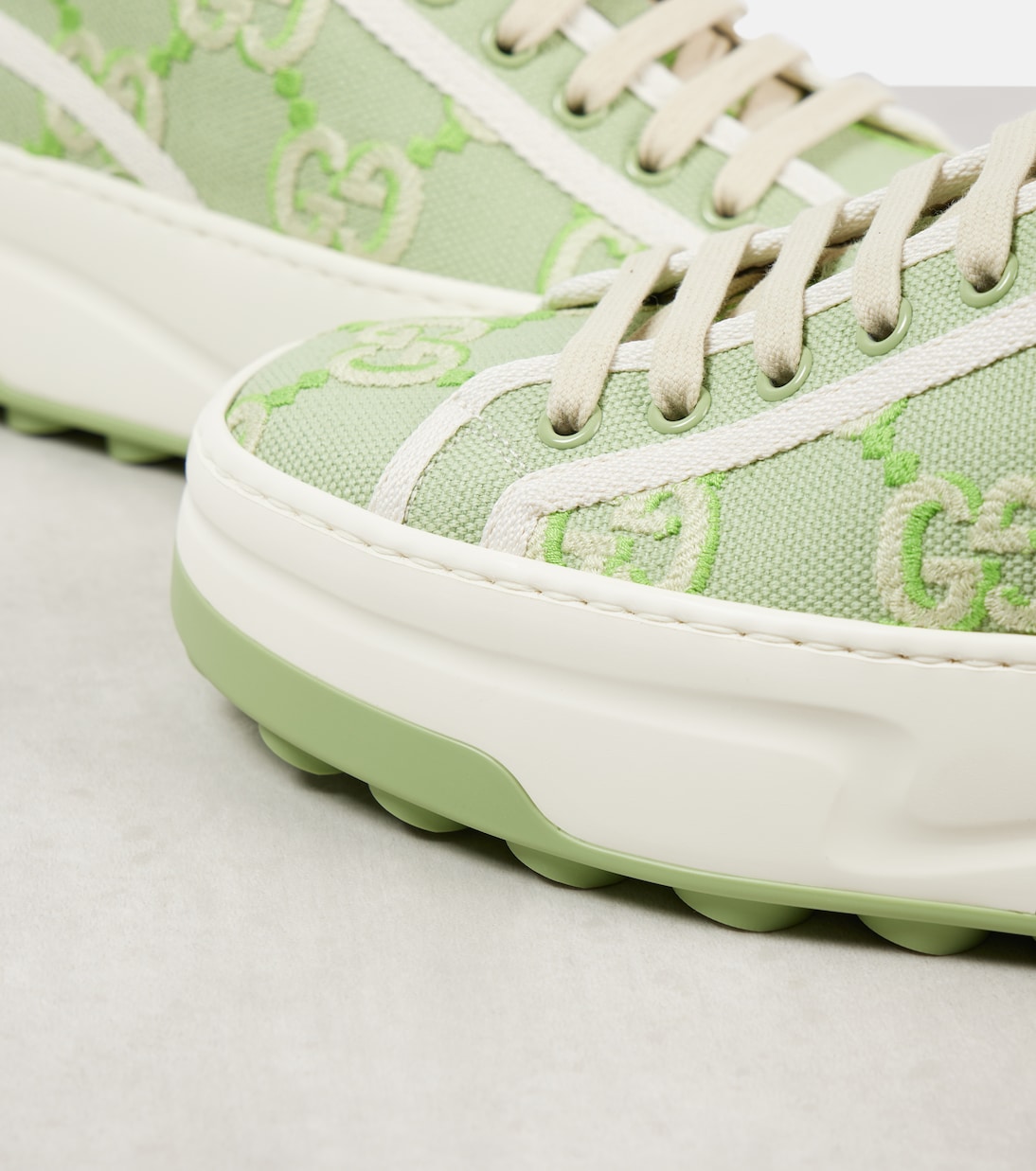 Scarpe da ginnastica Gucci Tennis 1977 con piattaforma GG, stile giovane e moderno