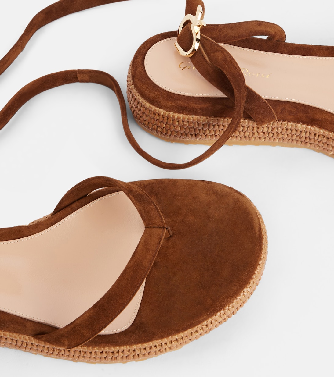 Sandali a infradito con plateau in suede firmati GIANVITO ROSSI, stile giovane e moderno