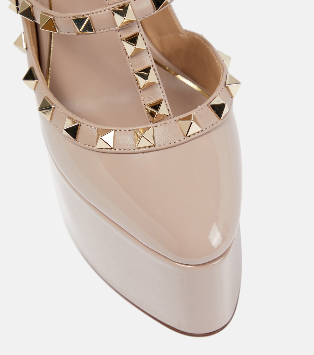 Rockstud patent leather platform pumps in beige - Valentino