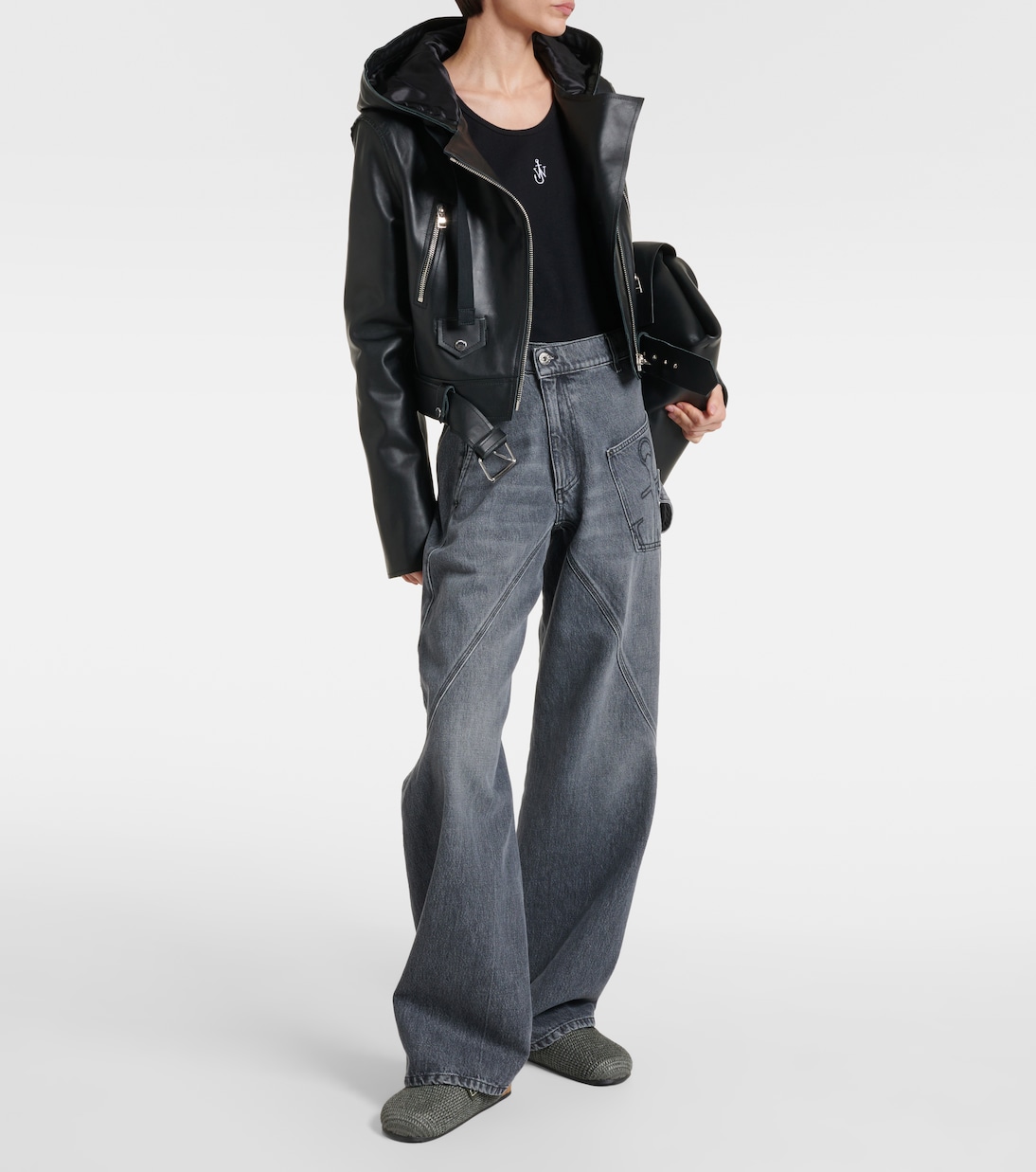 Mules Tess de rafia con ribete de piel | JW Anderson