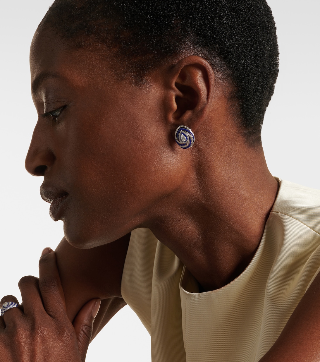 Orecchini Oceane Pear in oro bianco 18kt con diamanti | Kamyen