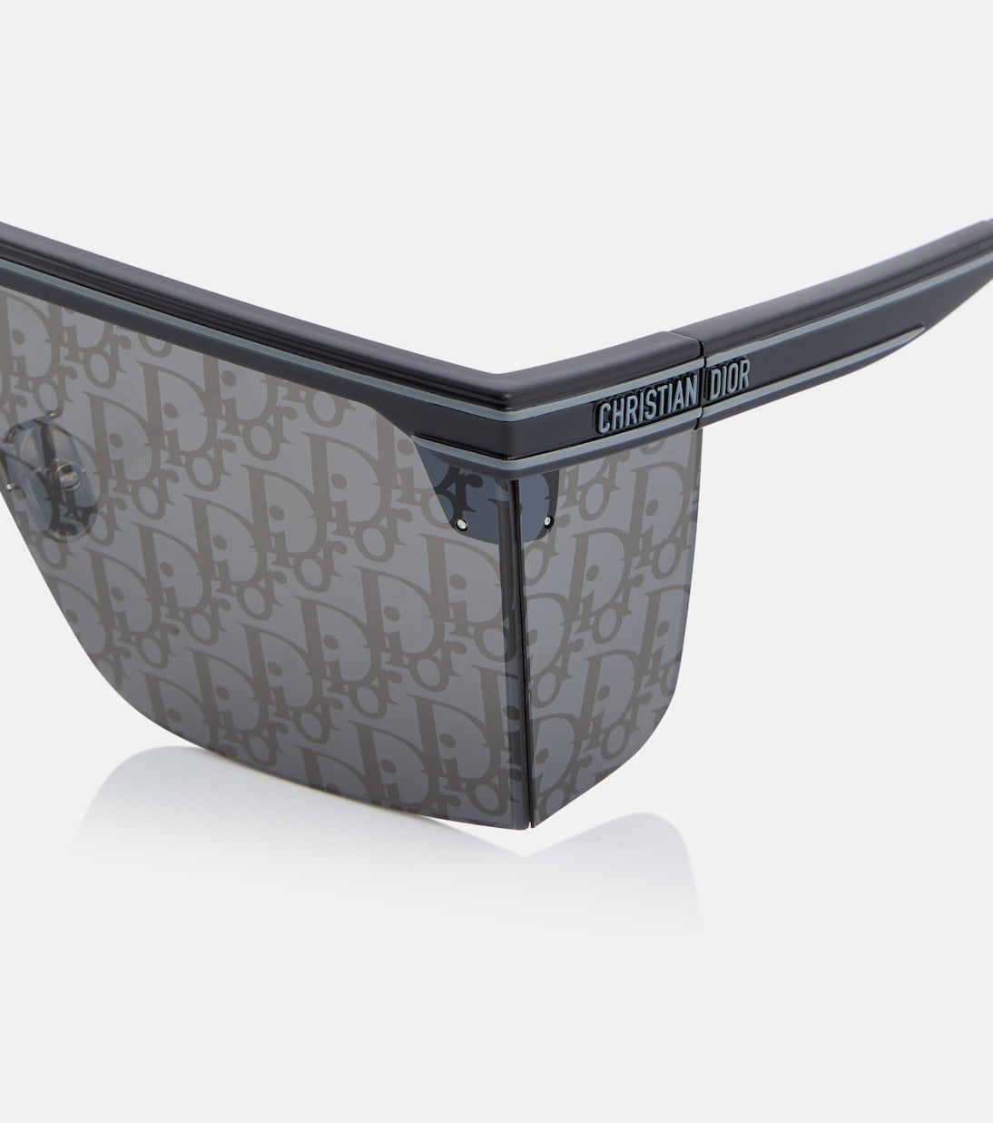 Occhiali da sole DiorClub M1U quadrati per un look giovane e alla moda