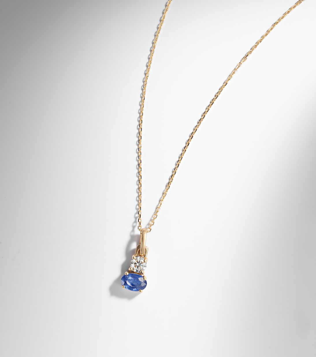 Full Volume 14kt gold (585/1000) necklace with sapphire and diamond | Stone and Strand