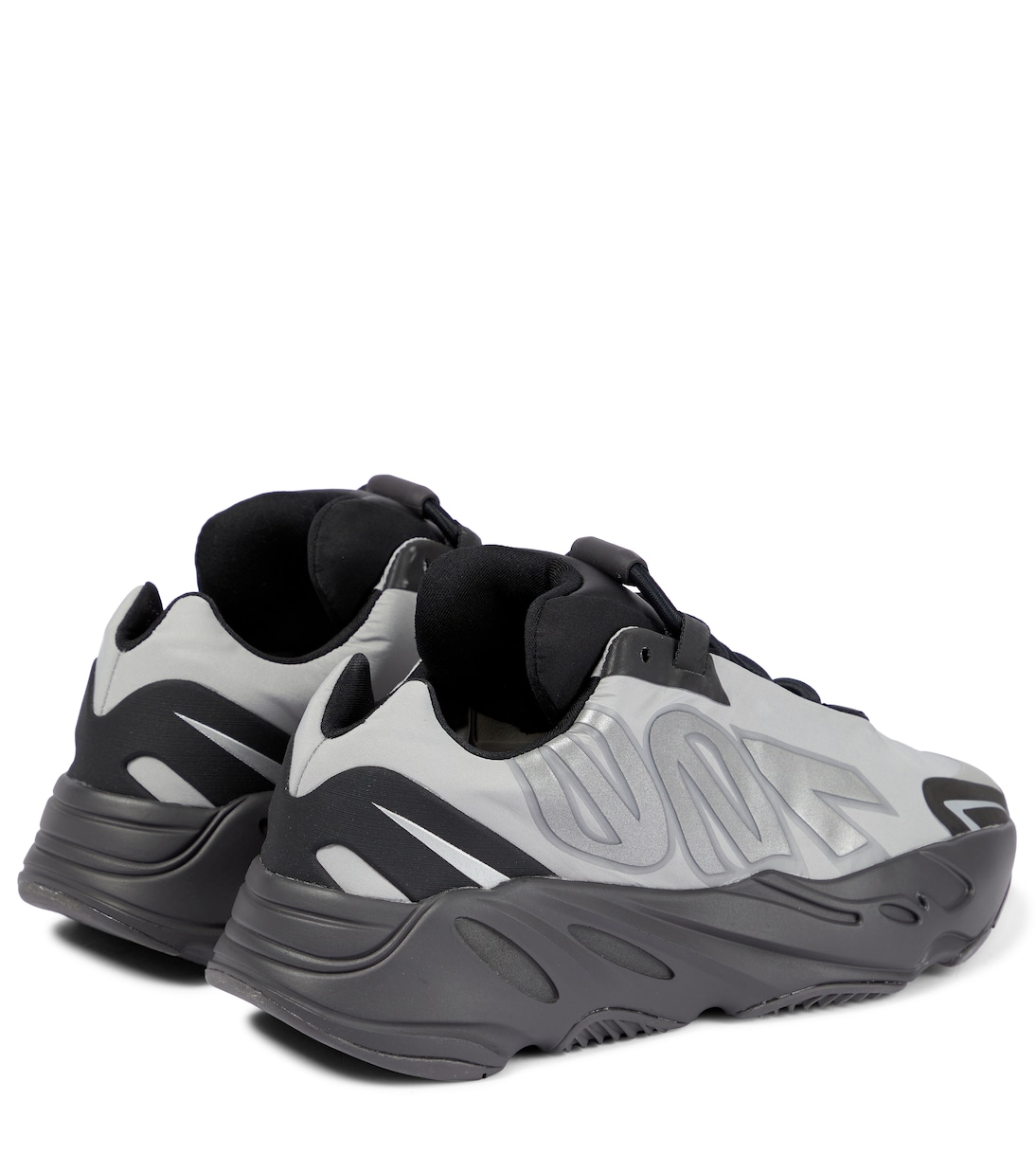 حذاء سنيكرز YEEZY Boost 700 MNVN | Adidas