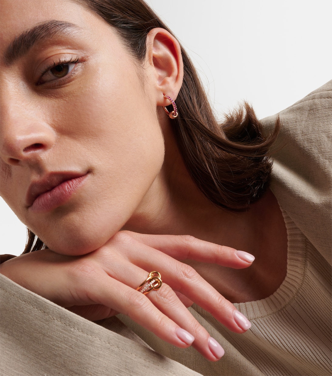 Orecchini in oro rosa 18kt con zaffiri - SPINELLI KILCOLLIN, stile giovane e moderno